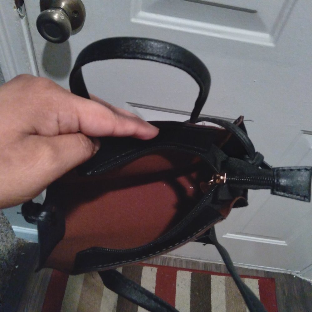 Purse - Picture 3 of 4